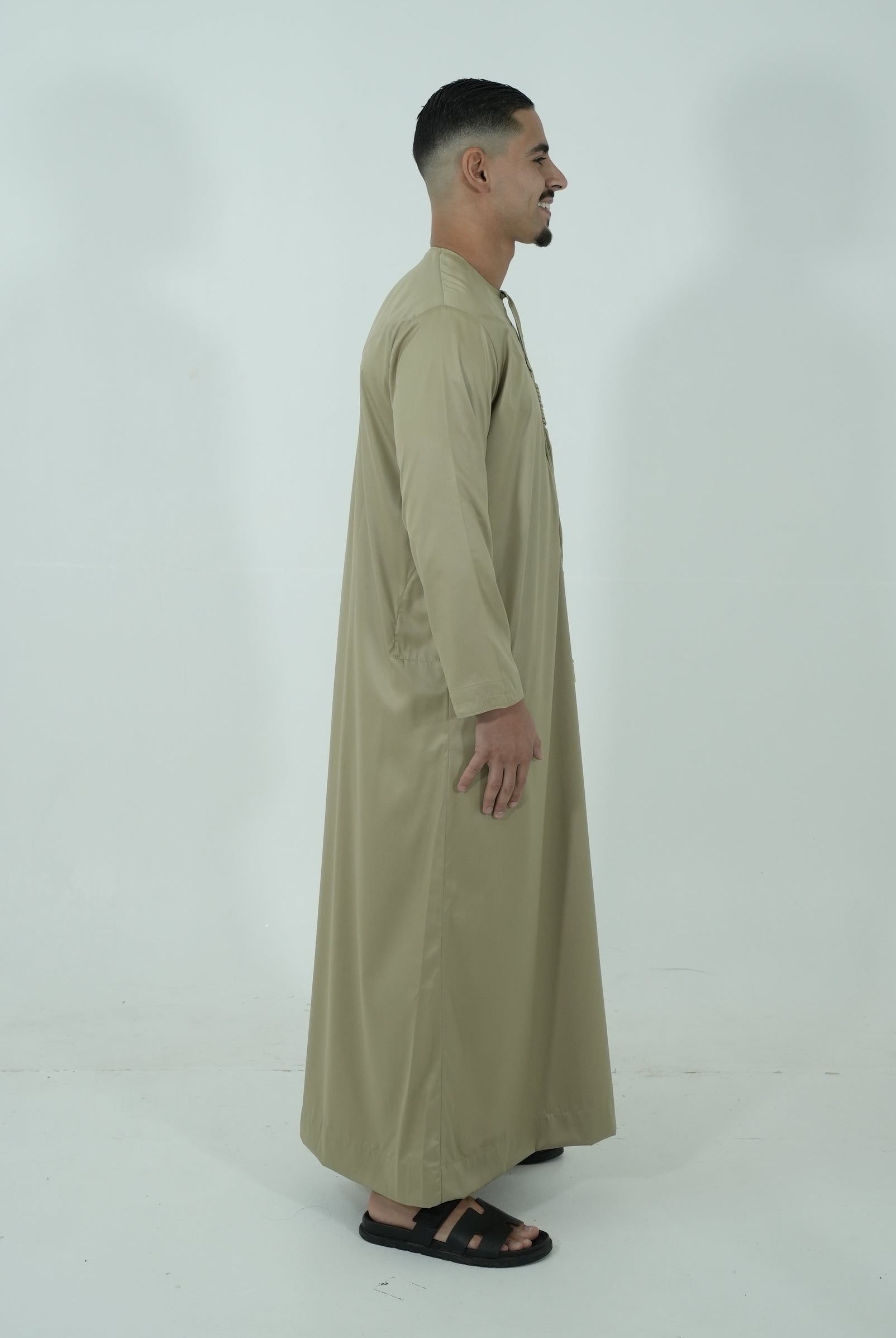 Qamis émirati [ Vert olive clair ]