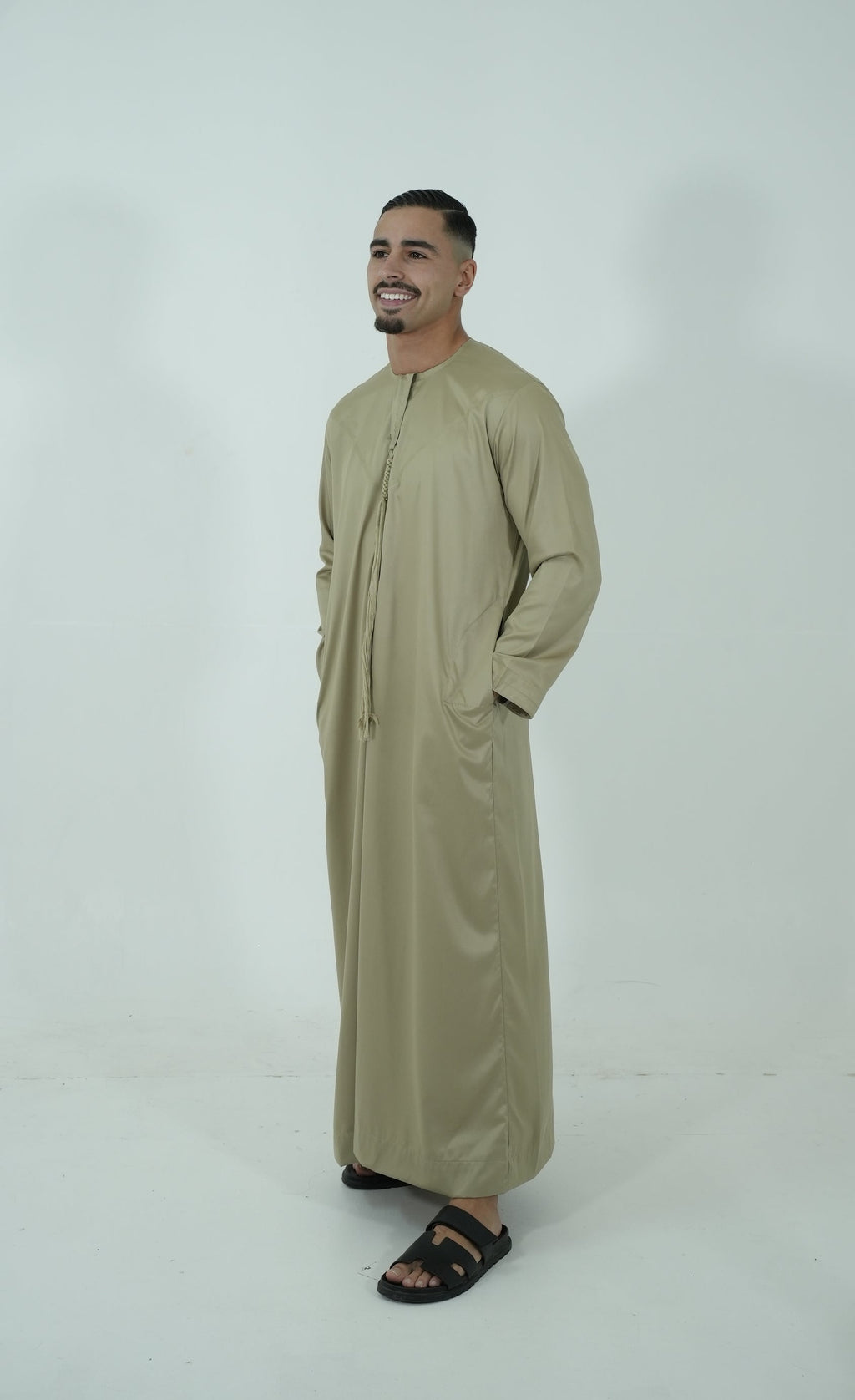 Qamis émirati [ Vert olive clair ]