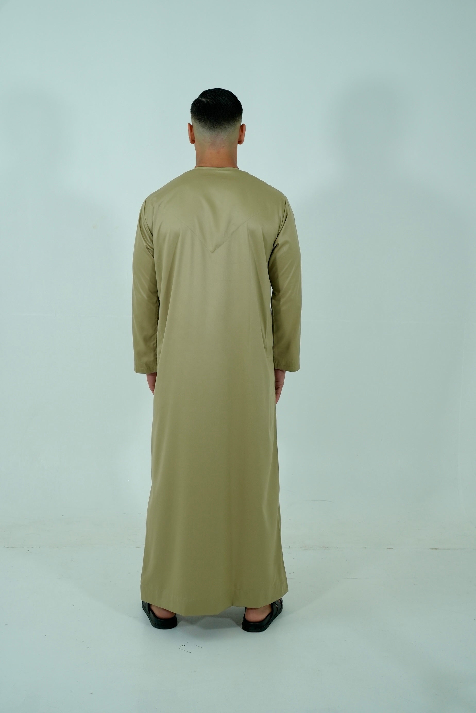 Qamis émirati [ Vert olive clair ]