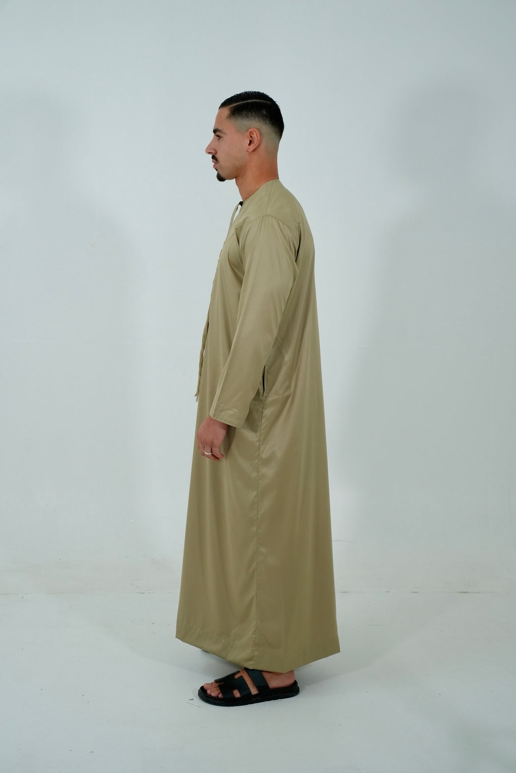 Qamis émirati [ Vert olive clair ]